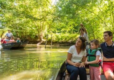 Balade en barque dans le Marais poitevin