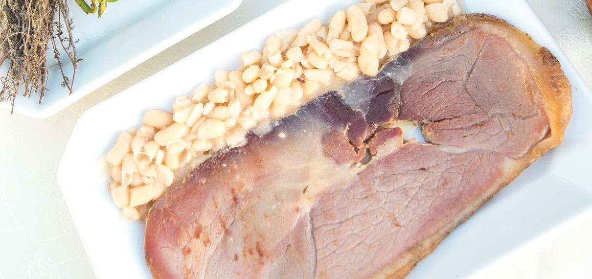 Jambon-mogettes, plat traditionnel de Vendée jambon mogettes plat traditionnel vendée