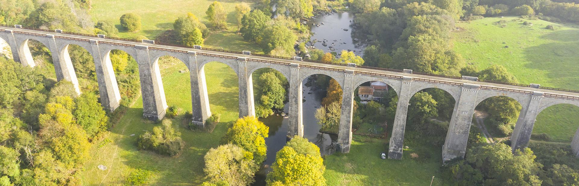 Viaduc à Mortagne sur Sèvre Viaduc à Mortagne sur Sèvre