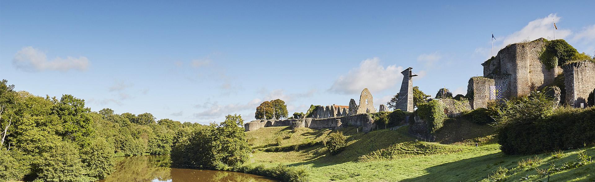 Château de Tiffauges Château de Tiffauges