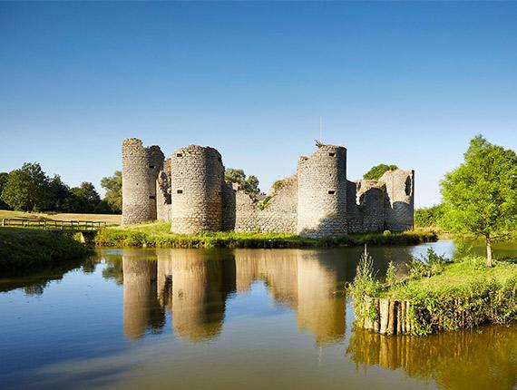 Château de Commequiers Château de Commequiers