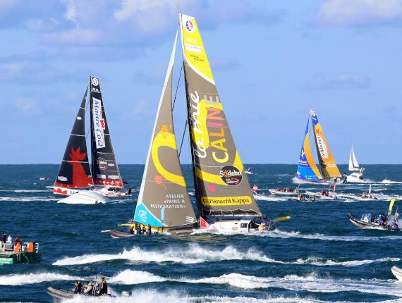 Bateau aux départ du Vendée Globe