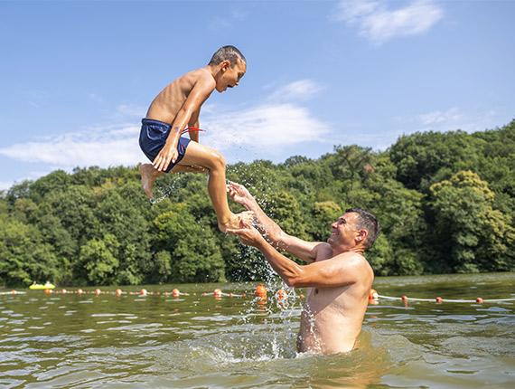 Famille au lac de touchegray à Chantonnay Famille au lac de touchegray à Chantonnay