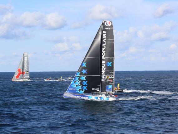 Bateaux en mer au départ du Vendée Globe Bateaux en mer au départ du Vendée Globe