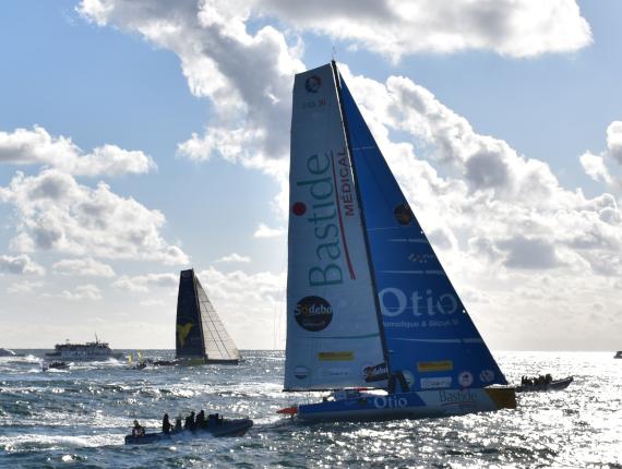 Bateau au départ du Vendée Globe Bateau au départ du Vendée Globe
