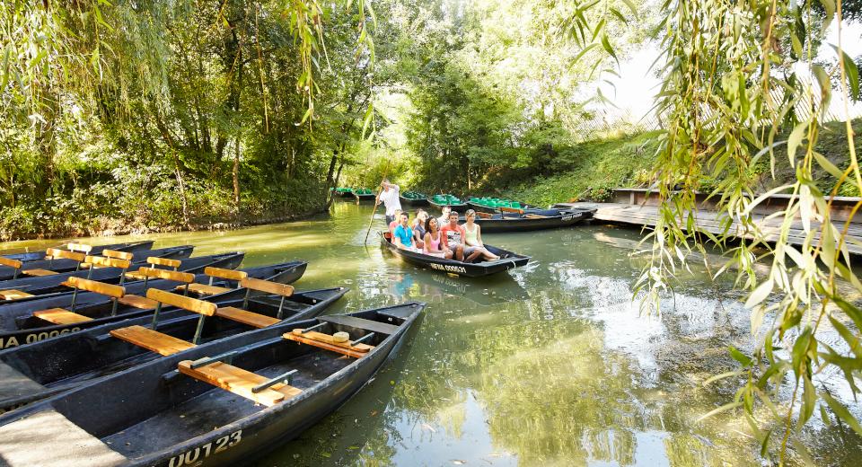 Balade en barque marais poitevin Balade en barque marais poitevin