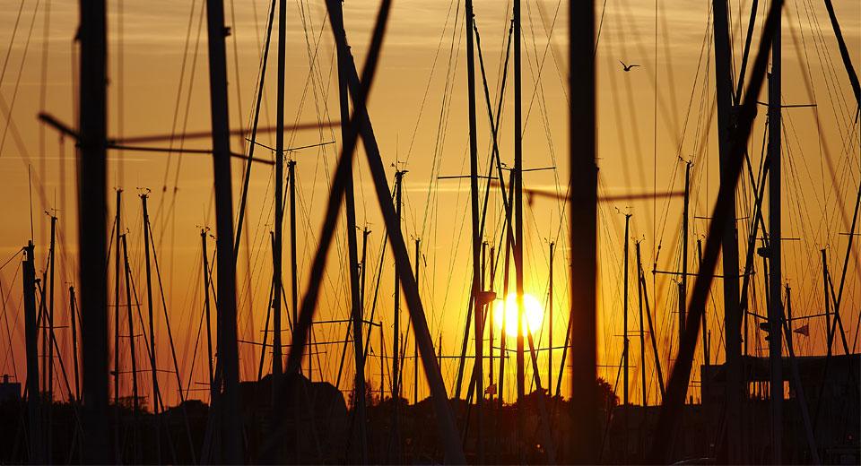 Coucher de soleil sur le port de Saint Gilles Croix de Vie Coucher de soleil sur le port de Saint Gilles Croix de Vie