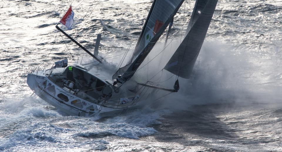 Bateau en pleine mer au Vendée Globe Bateau en pleine mer au Vendée Globe