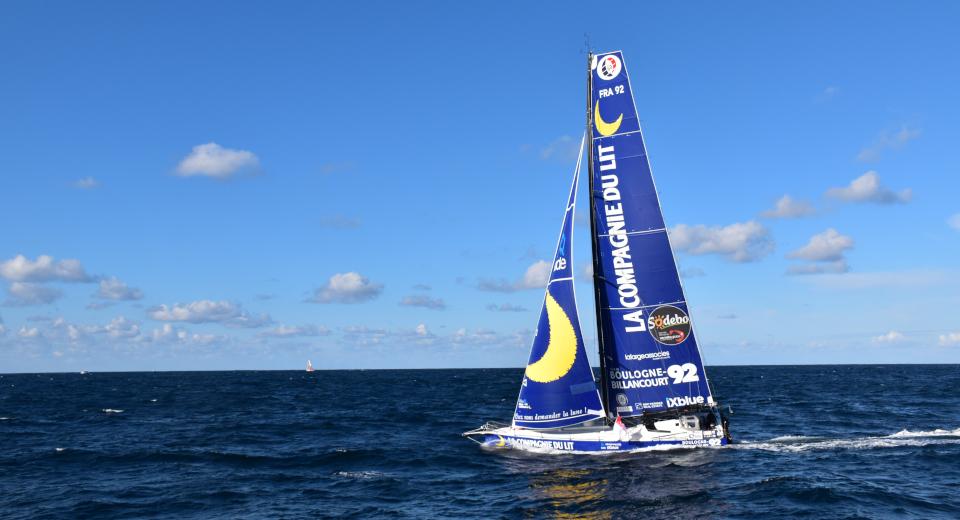 Bateau au départ du Vendée Globe Bateau au départ du Vendée Globe